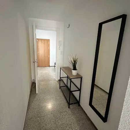 Apartment Center 4 *