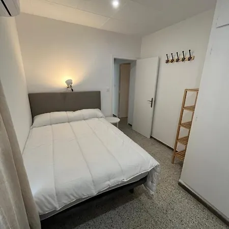 Apartment Center 4 *